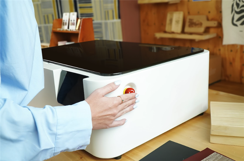 FLUX Ador 彩色列印雷射切割機