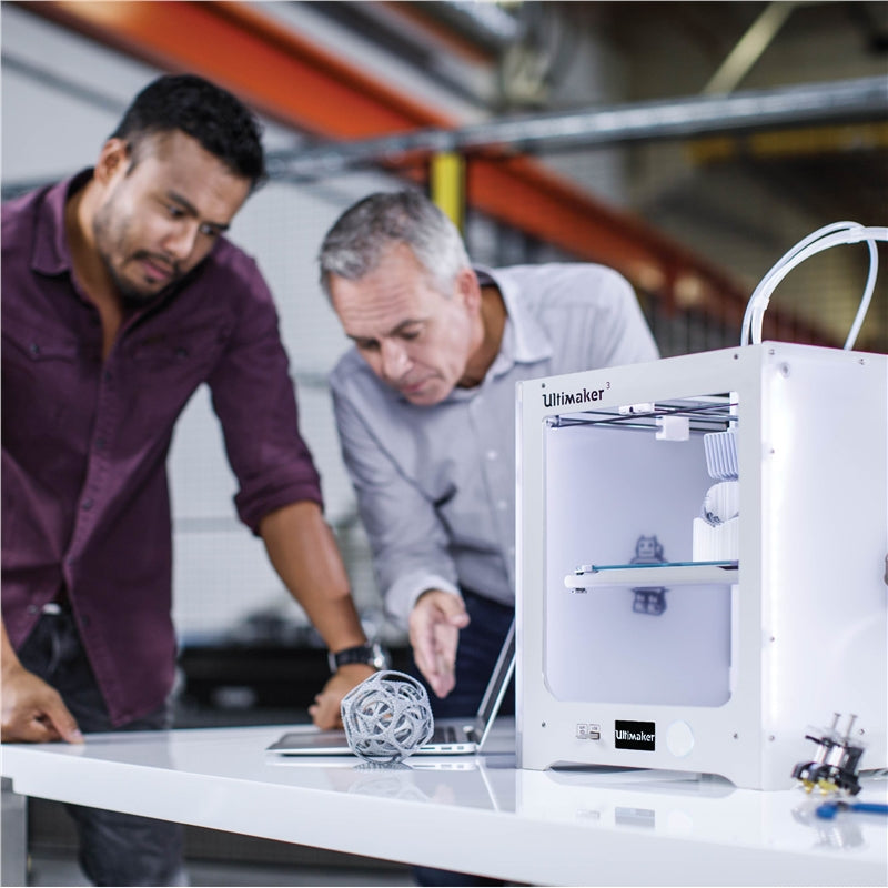 常常聽到Ultimaker firmware或是韌體這個名詞嗎？firmware(韌體)到底是什麼東西呢？他跟cura又有什麼不一樣的地方呢？這些基本的3D列印知識，絕對是成就高階3D列印的基礎！淺顯易懂的文章就讓我們一起來了解吧！