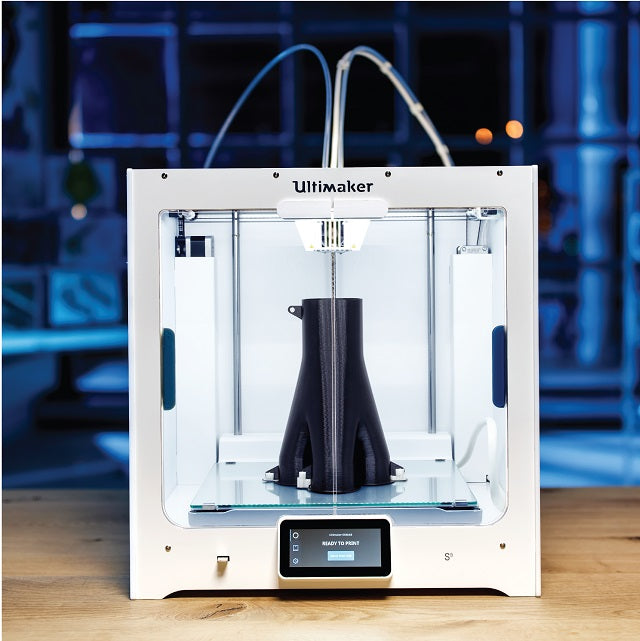 我們非常自豪地向大家宣布推出最先進的3D列印機 - Ultimaker S5。專門為辦公室打造的Ultimaker S5是一款功能強大，可靠且全面性的3D列印機，能提供工業級的效果。