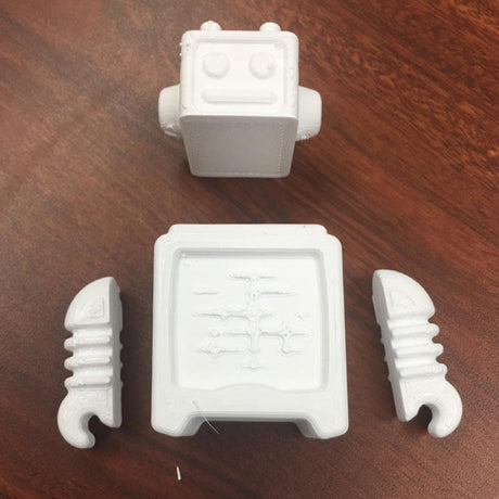 線上建模也能很厲害！究竟這群學生式如何用Tinkercad線上軟體就將Ultibot-D模型改為互動式機器人呢？