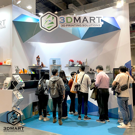 今年的國際3D列印展，三帝瑪帶來了七種技術、12種設備，從Ultimaker S3 3D列印機、Ultimaker S5 Pro Bundle 3D列印機、Snapmaker A350T三合一3D列印機、BCN3D 3D列印機，還有Phrozen Sonic Mega光固化3D列印機、以及收藏家3D列印線材專用防潮箱。