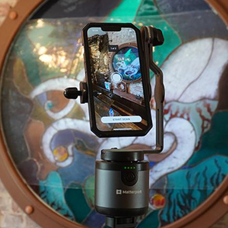 一台iPhone就是你的掃描器，免再花錢買掃描器！最新Matterport Axis電動掃描支架，只需要一支手機連接，三分鐘超快組裝，人手一台環景3D掃描器，初學者也能一秒打造虛擬實境！