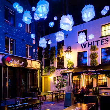 設計工作室Urban Scale Interventions (USI)，受委託改造北愛爾蘭遺址（Belfast, Capital of Northern Ireland），團隊突發奇想，使用3D列印技術為當地歷史創造光明，什麼？說得太抽象了嗎？馬上來看！