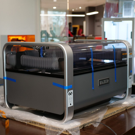 當創新科技與創造力相結合，驚喜的可能性無限延伸。WAZER水刀切割機正是這樣一款令人著迷的工具，以精巧的尺寸和親民的價格，征服了全球中小企業、學校和藝術家的心。一同揭開這款水刀切割機的神奇魅力，看看它是如何改變加工設備的遊戲規則？